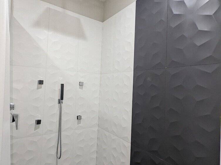 فندق Crystal Inn Jacinto City