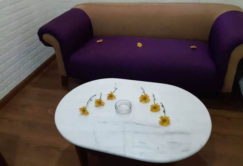 Отель Luxor Empire