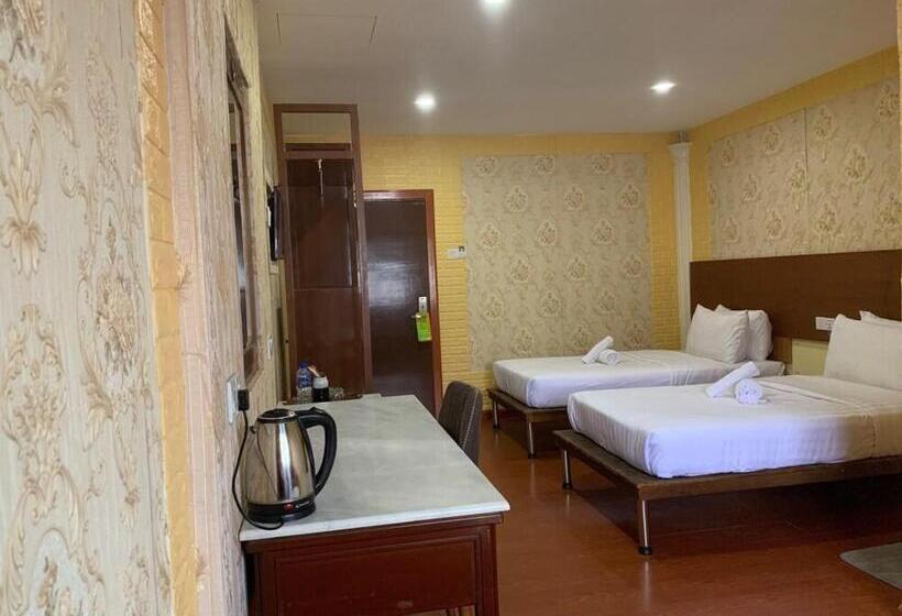 Отель Luxor Empire