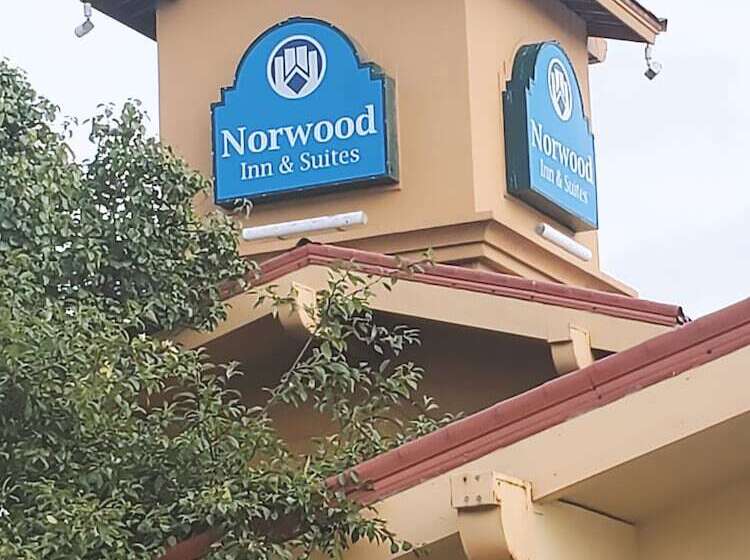 בית מלון כפרי Norwood Inn & Suites Merrillville