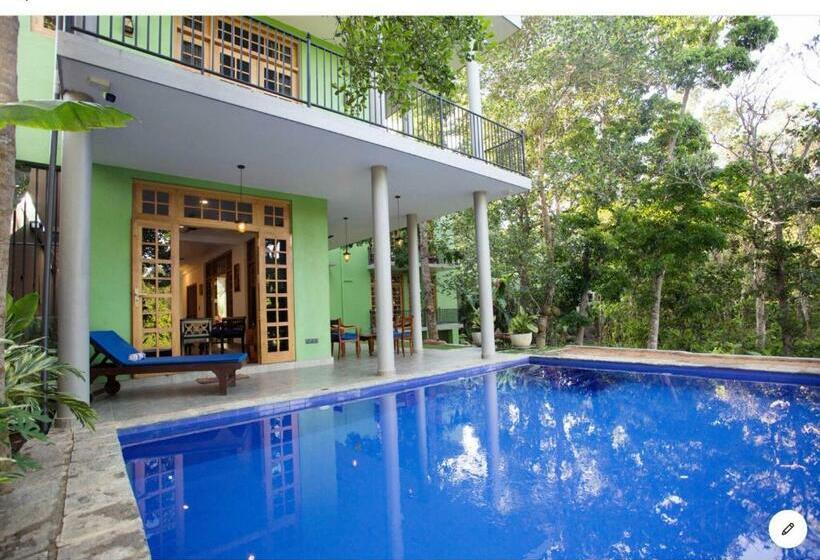 Пансион Barefoot Bungalow Hikka