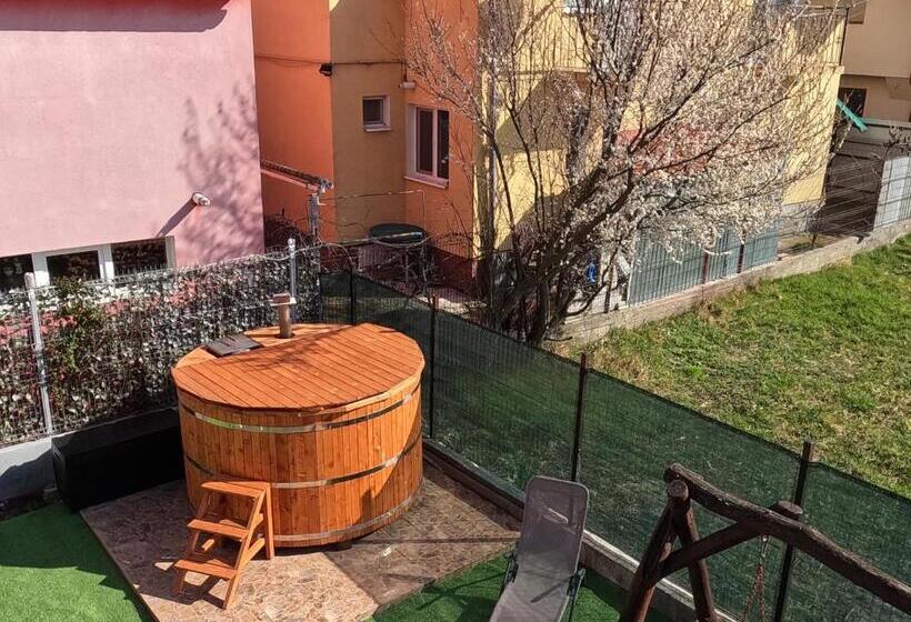 פנסיון Casa Carol