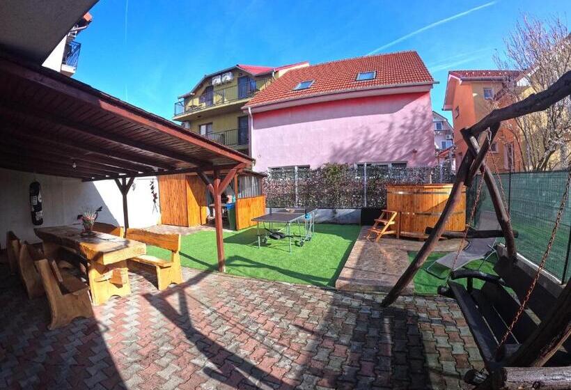 פנסיון Casa Carol