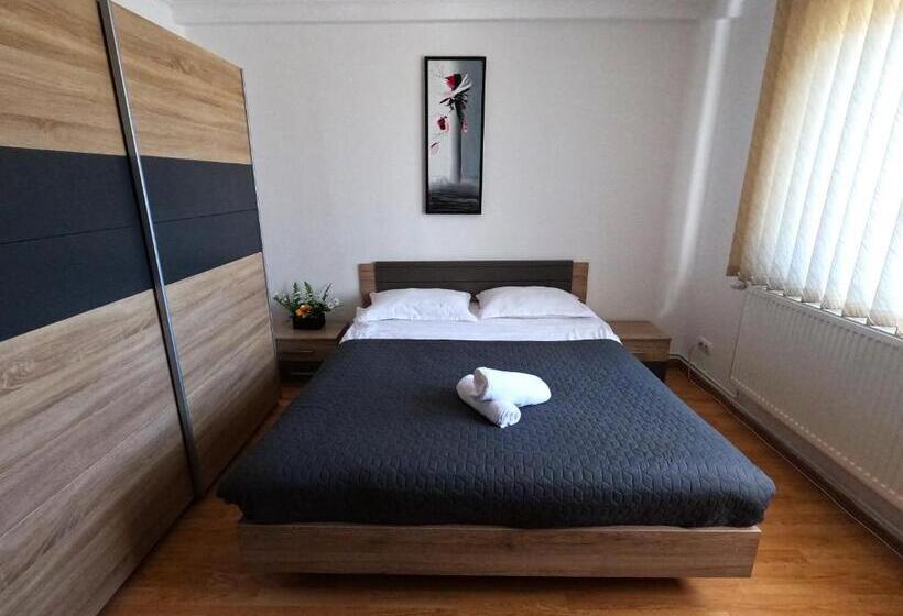 פנסיון Casa Carol