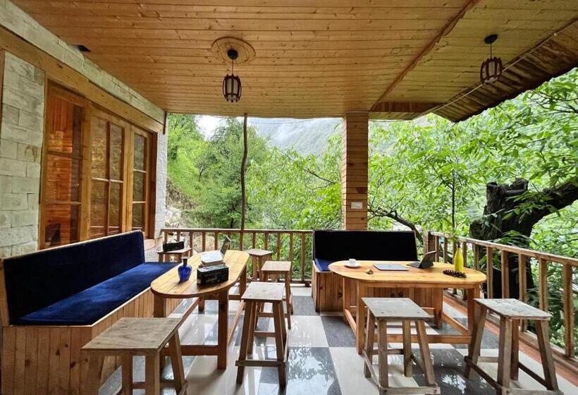 بنسيون Hipostel Tirthan