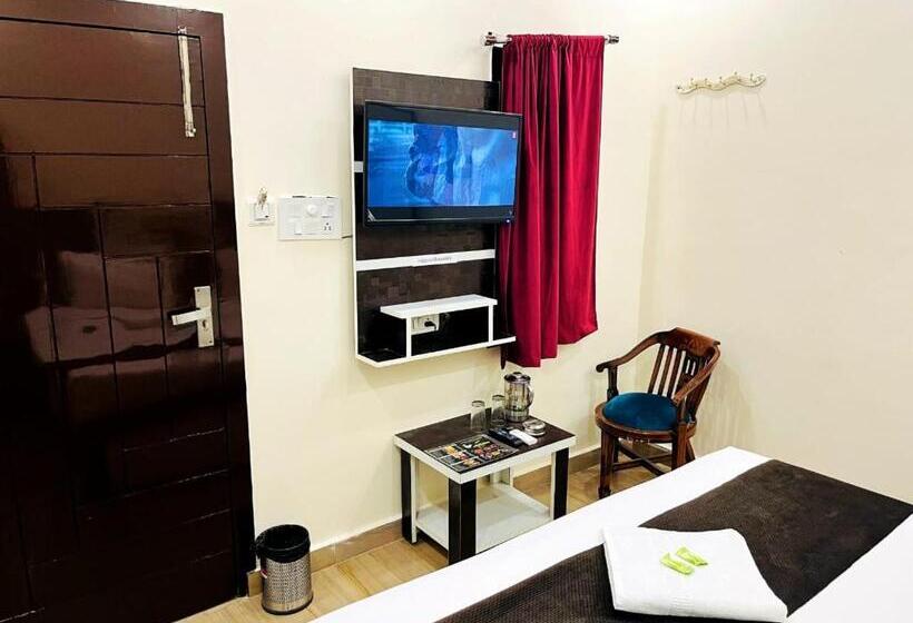 ペンション Raj   Near Railway Station   A Unit Of Raj Guest House