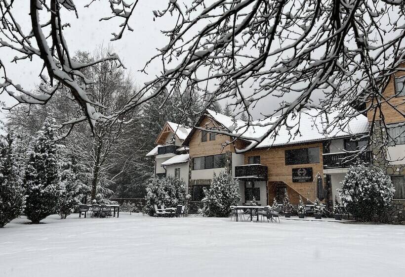 منتجع Garden Retreat Junior