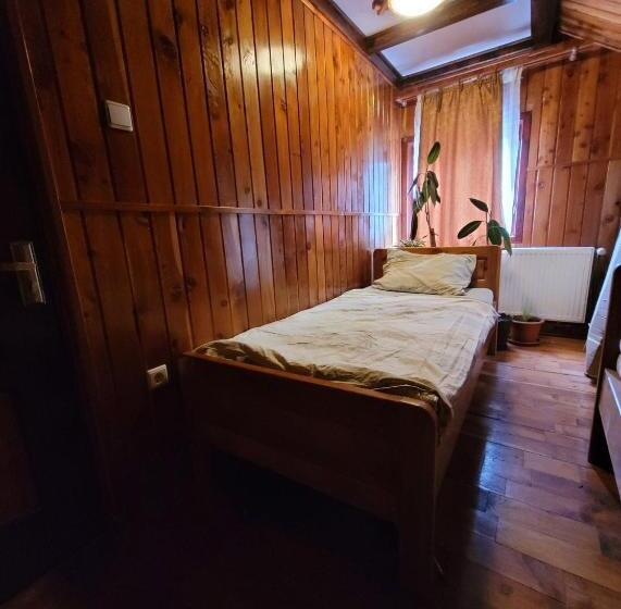 Rustic Hostel Vidra