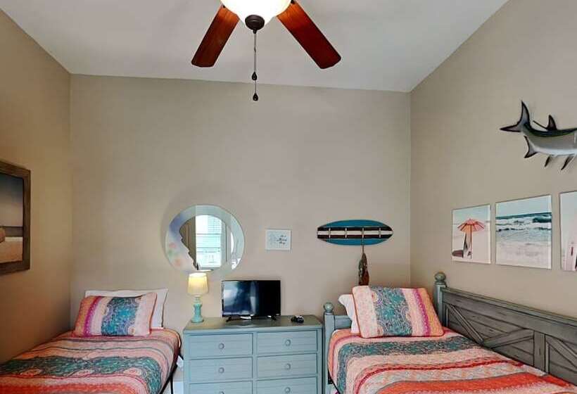 Mustang Isle Beach Bungalow 2