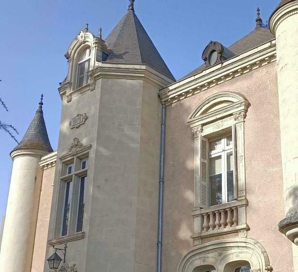 ベッドアンドブレックファースト Le Château De Leugny