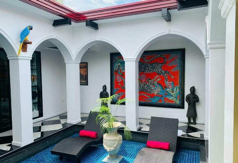 Golden Gorilla Villa With Private Pool & Jacuzzi