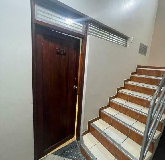 هتل Alojamiento Tahuari