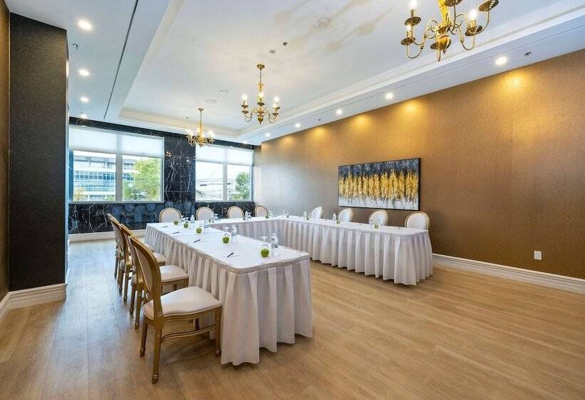 Halifax Tower Hotel & Conference Centre, Ascend Hotel Collection