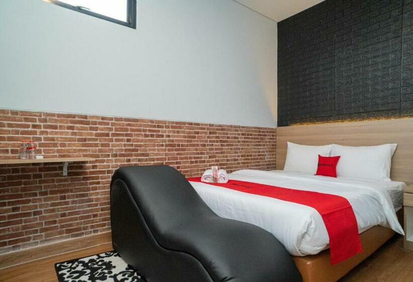 فندق Reddoorz At Golden Averis Cibuluh Bogor