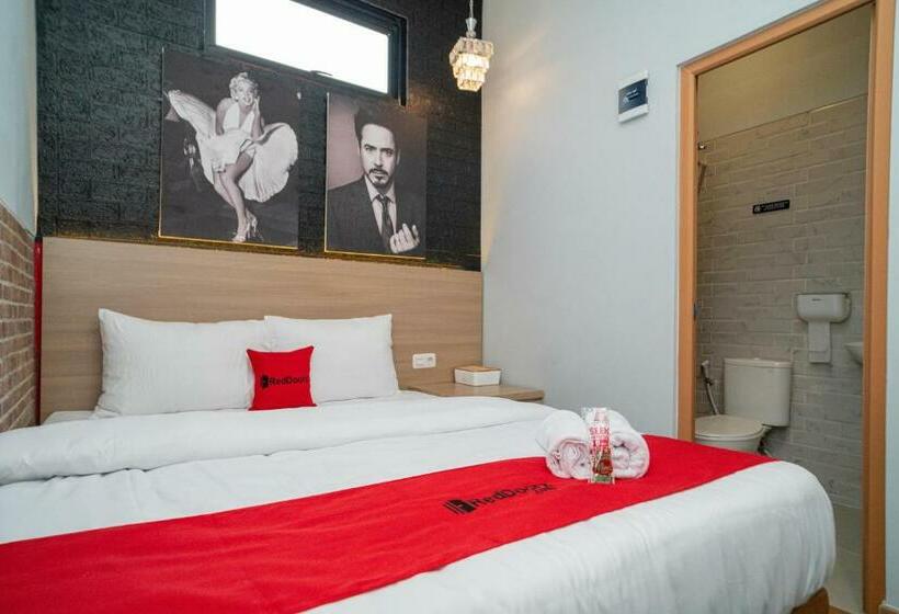 فندق Reddoorz At Golden Averis Cibuluh Bogor
