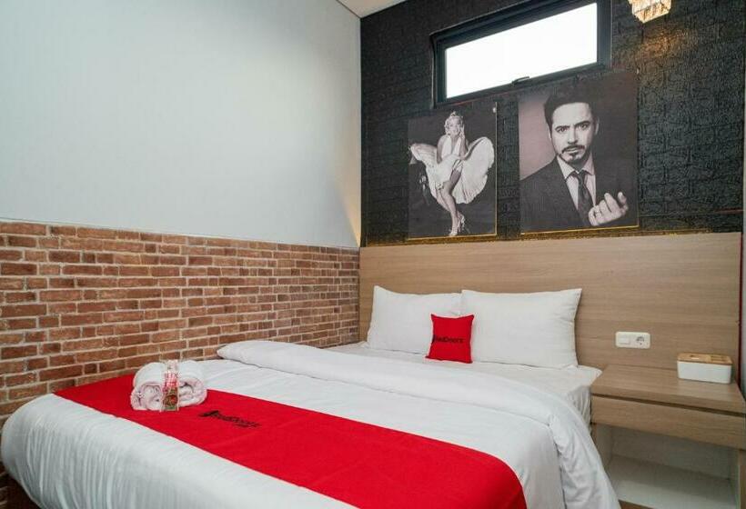 فندق Reddoorz At Golden Averis Cibuluh Bogor