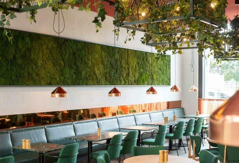 Отель Scandic Frankfurt Hafenpark