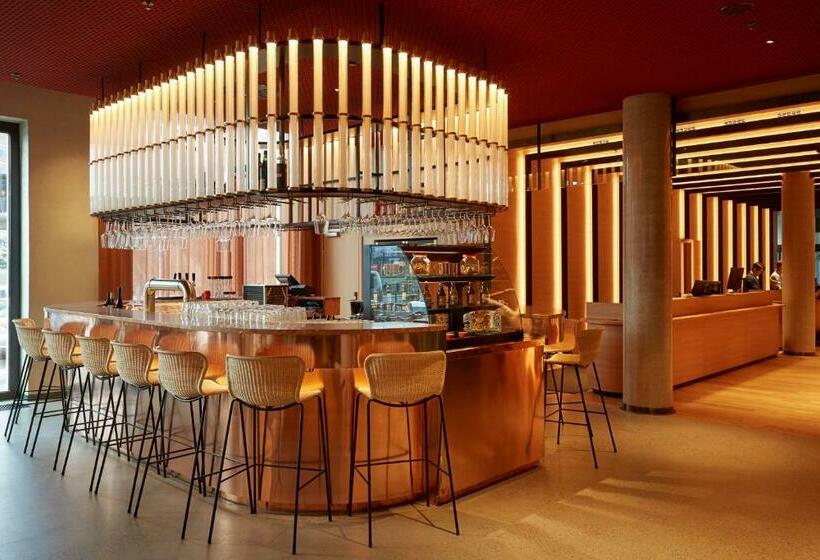 Отель Scandic Frankfurt Hafenpark