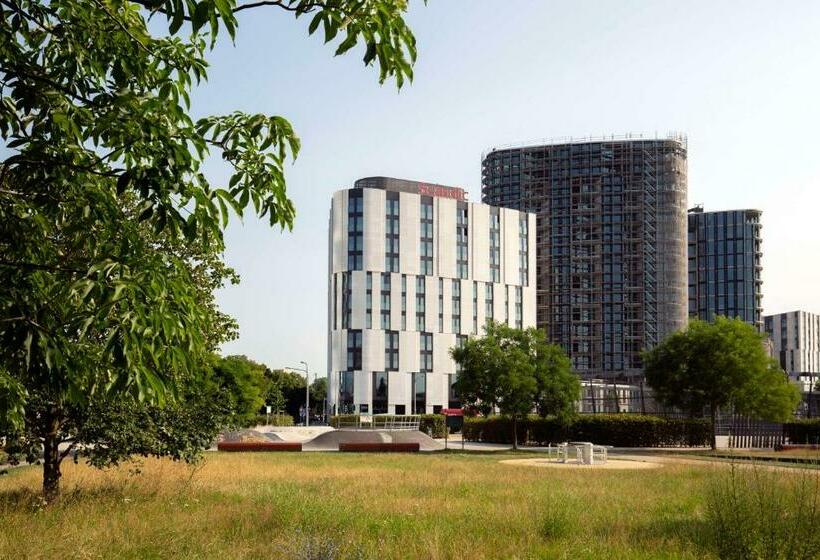 Отель Scandic Frankfurt Hafenpark