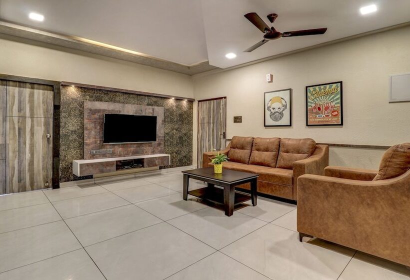 בית מלון כפרי Treebo Seabreeze Comforts