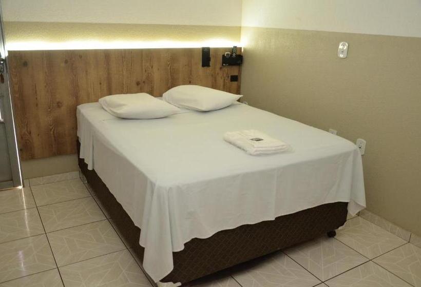 ホテル Vitoria Regia