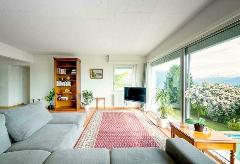 Пансион Rooms In Splendid Apartment With Parking Stunning Lake View