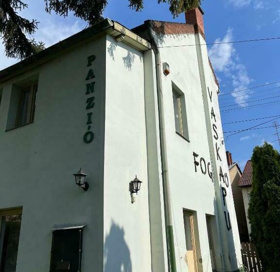 بنسيون Vaskapu Fogadó