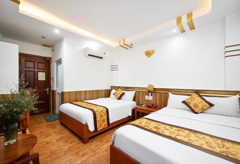 Queen Hotel Saigon Airport