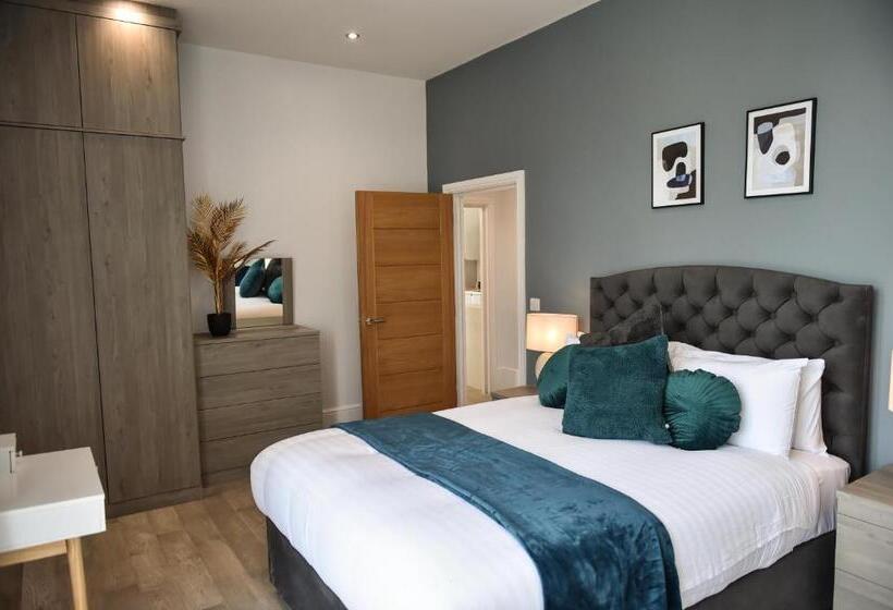 Victoria Colonnade Apart