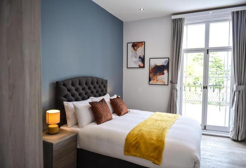 Victoria Colonnade Apart