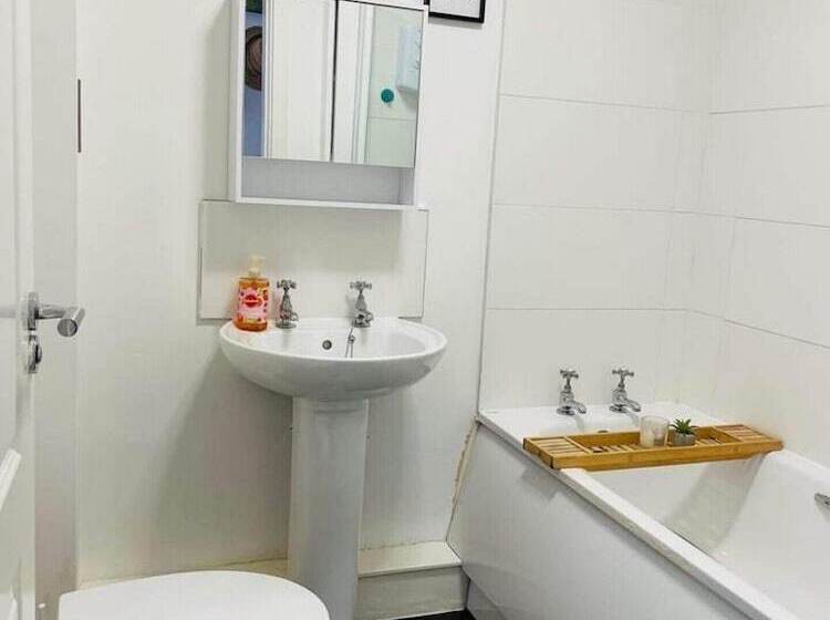 2 Bed Self Contained Apartment Wrexham