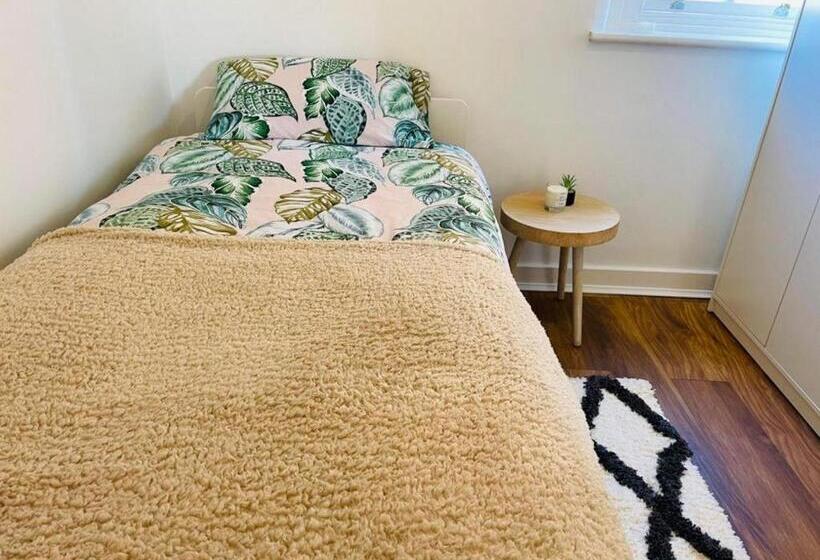 2 Bed Self Contained Apartment Wrexham