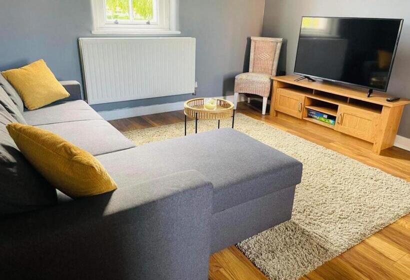 2 Bed Self Contained Apartment Wrexham