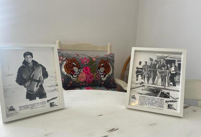 Baywatch Mawgan Porth Spacious Home Sleeps 9, Games Room, Parking & Garden