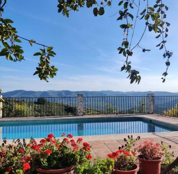 مبيت وإفطار Cortijo Sylvestre
