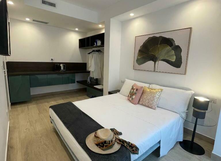 تختخواب و صبحانه Namuri Luxury Rooms