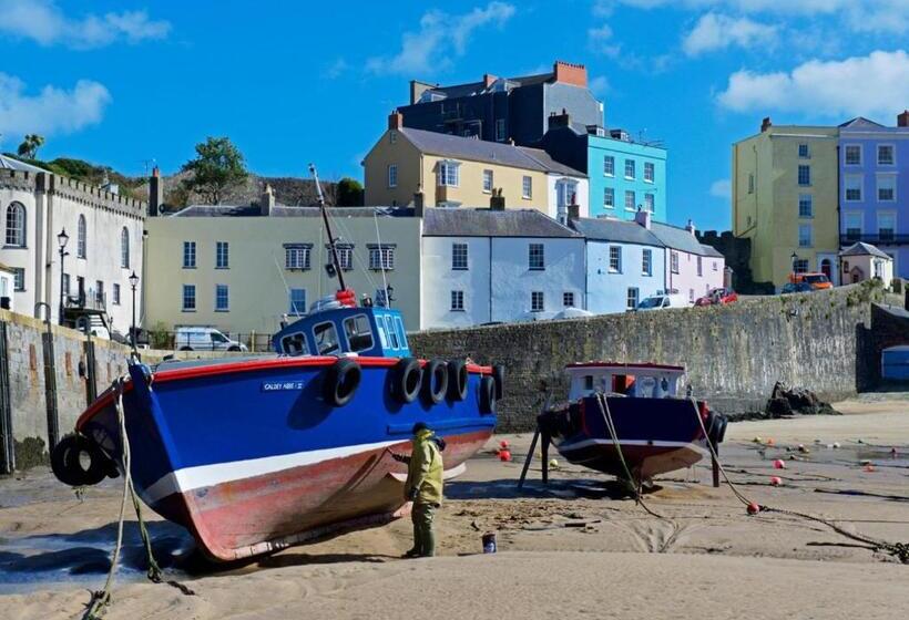 Chart House Sleeps 6