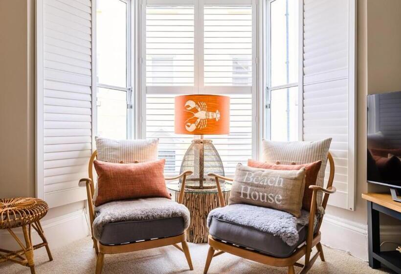 Chart House Sleeps 6