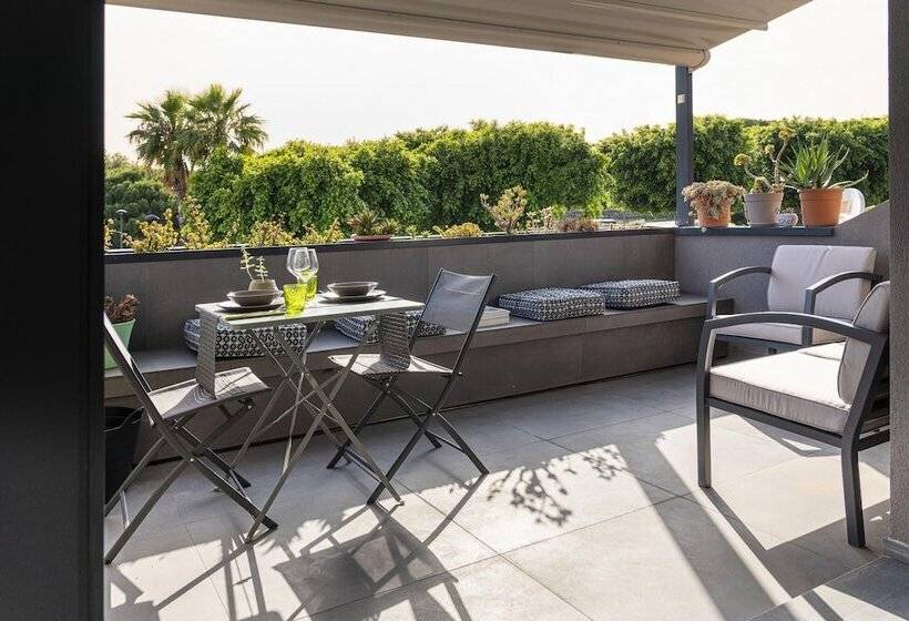 Design Apartment With Terrace By Wonderful Italy