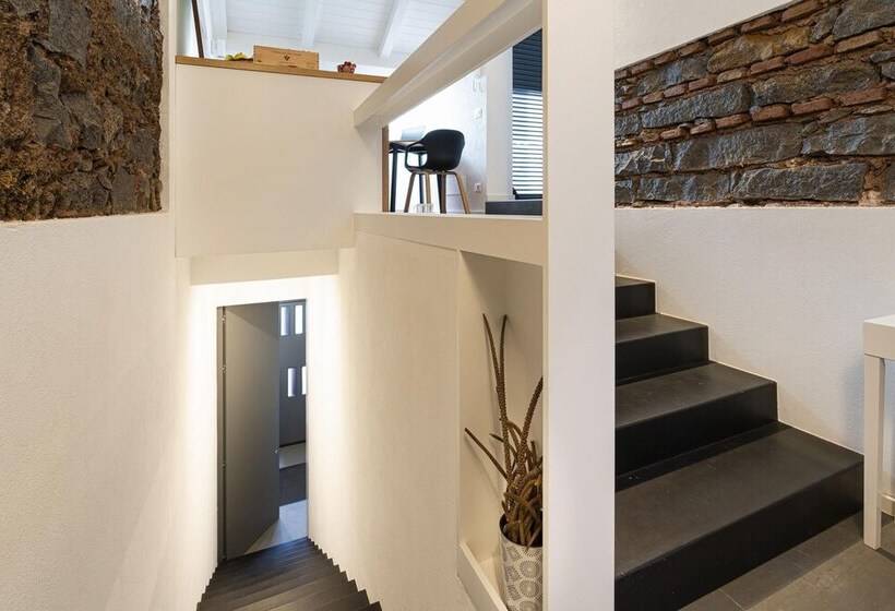 Design Apartment With Terrace By Wonderful Italy