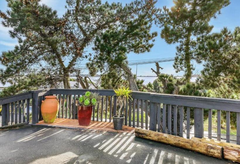 Gatehouse On The Bay Christchurch Holiday Unit