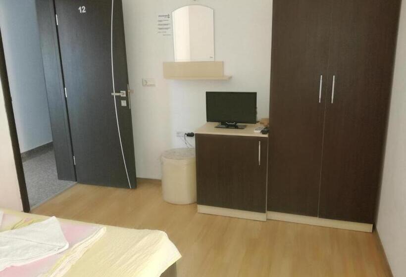 فندق къща за гости деневи