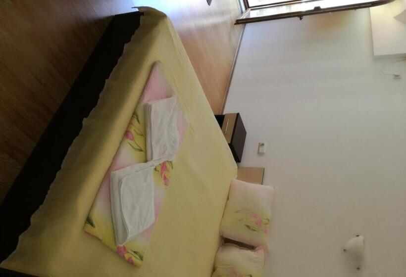 فندق къща за гости деневи