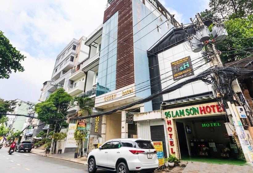 Queen Airport Hotel Saigon