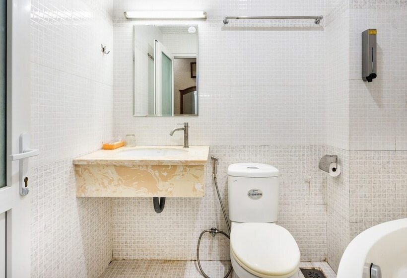 Queen Airport Hotel Saigon