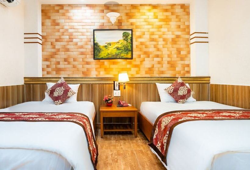 Queen Airport Hotel Saigon