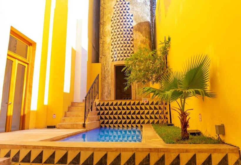 Отель La Nacional By Kavia