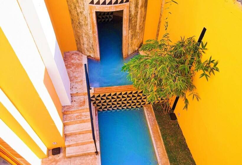 Отель La Nacional By Kavia