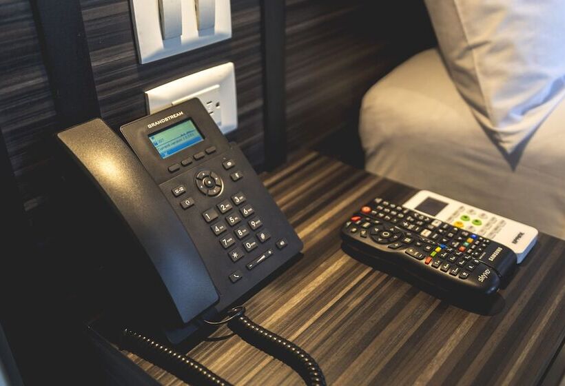 Отель La Nacional By Kavia