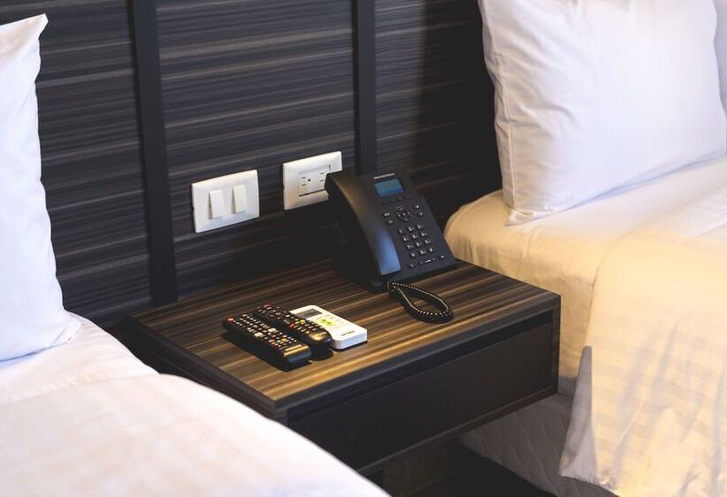 Отель La Nacional By Kavia